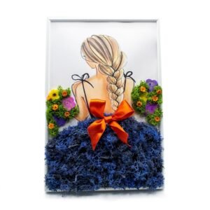 Tablou cu licheni personalizat Fata cu flori 20×25 cm Tablou licheni nasa